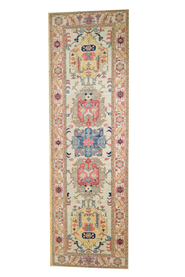 11589- Heriz Ivory